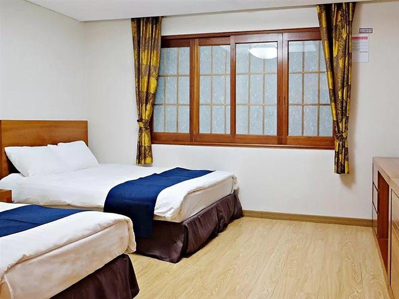 Jeju Parkside Tourist Hotel Exterior photo