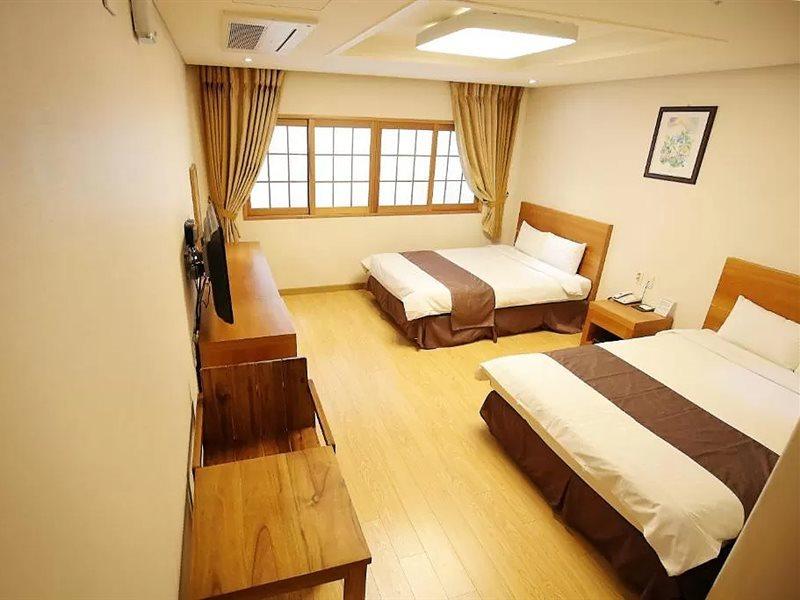 Jeju Parkside Tourist Hotel Exterior photo
