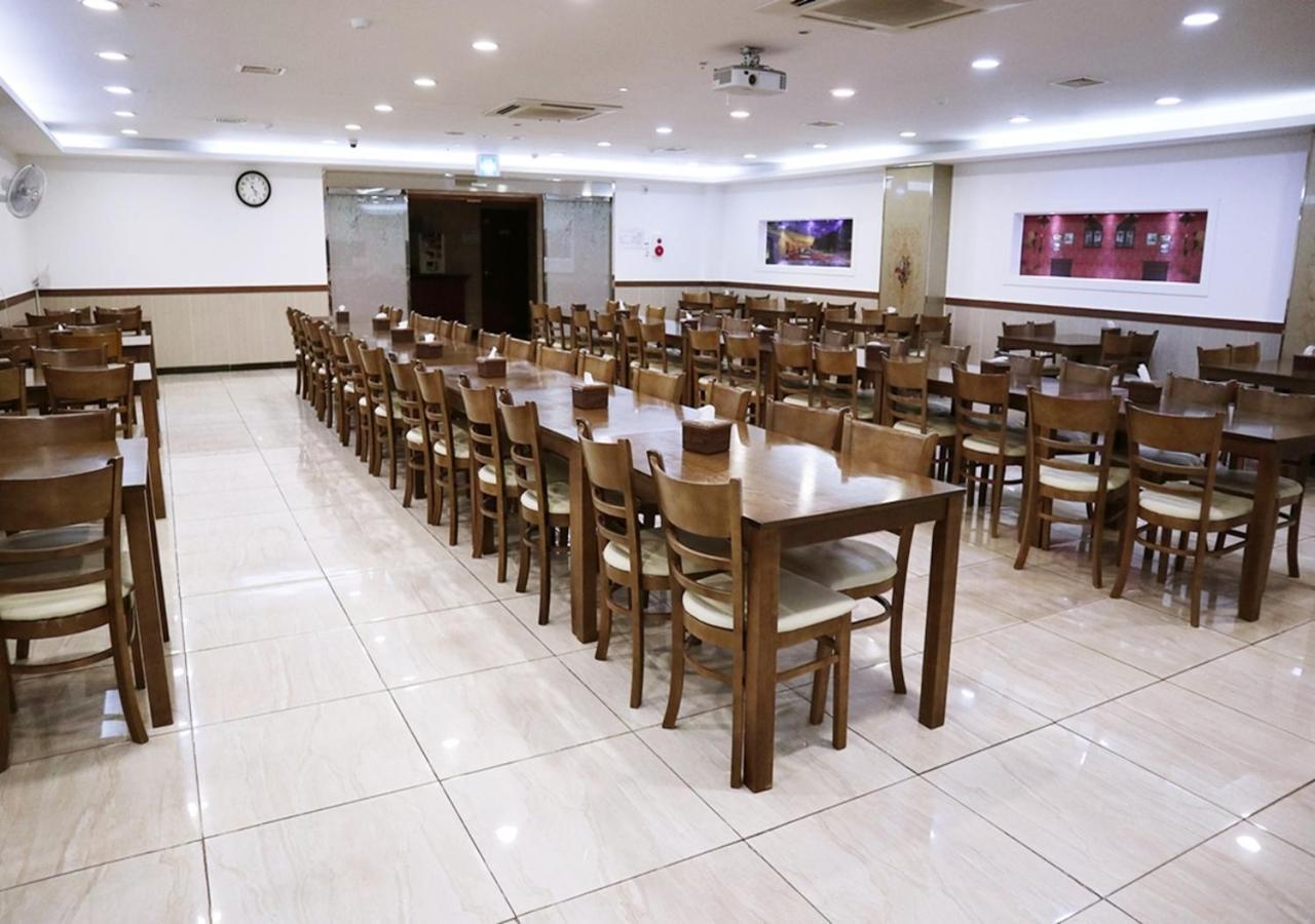 Jeju Parkside Tourist Hotel Exterior photo